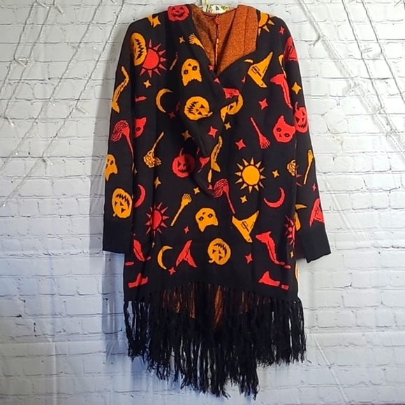 🆕️NWT Disney Hocus Pocus Dani Hooded Fringe Halloween Witch Cardigan Size Small - Picture 3 of 16